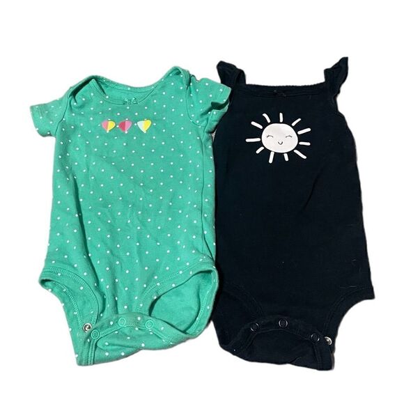 Carter’s Baby’s Lot of 2 one-pieces Size 12 months - Picture 1 of 6